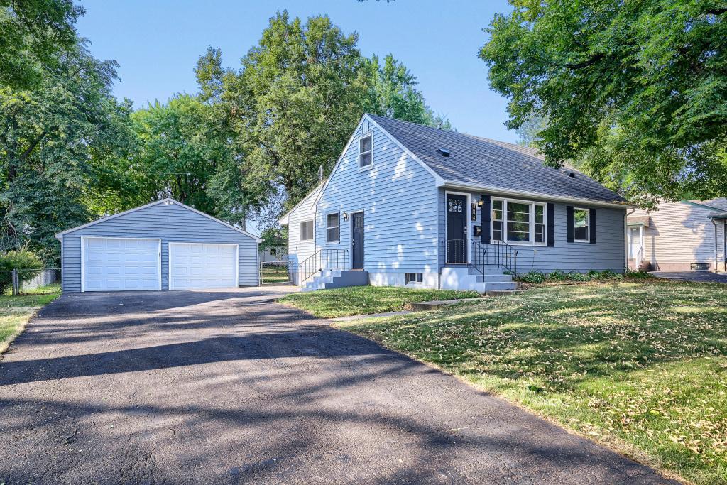 Photo of 3694 Upper 73rd Street E, Inver Grove Heights, MN 55076 (MLS # 7115436)