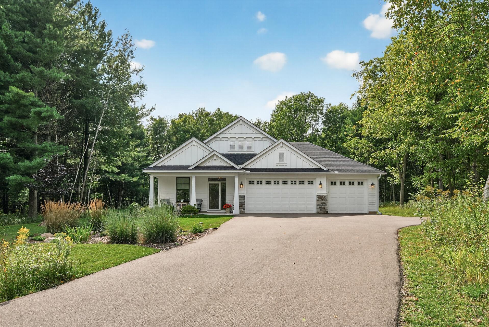 19320 Meadowridge Trail N