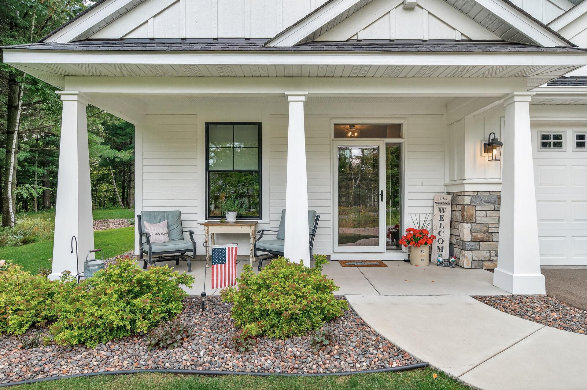 19320 Meadowridge Trail N