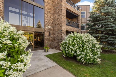 2210 Midland Grove Road 306 Roseville MN 55113