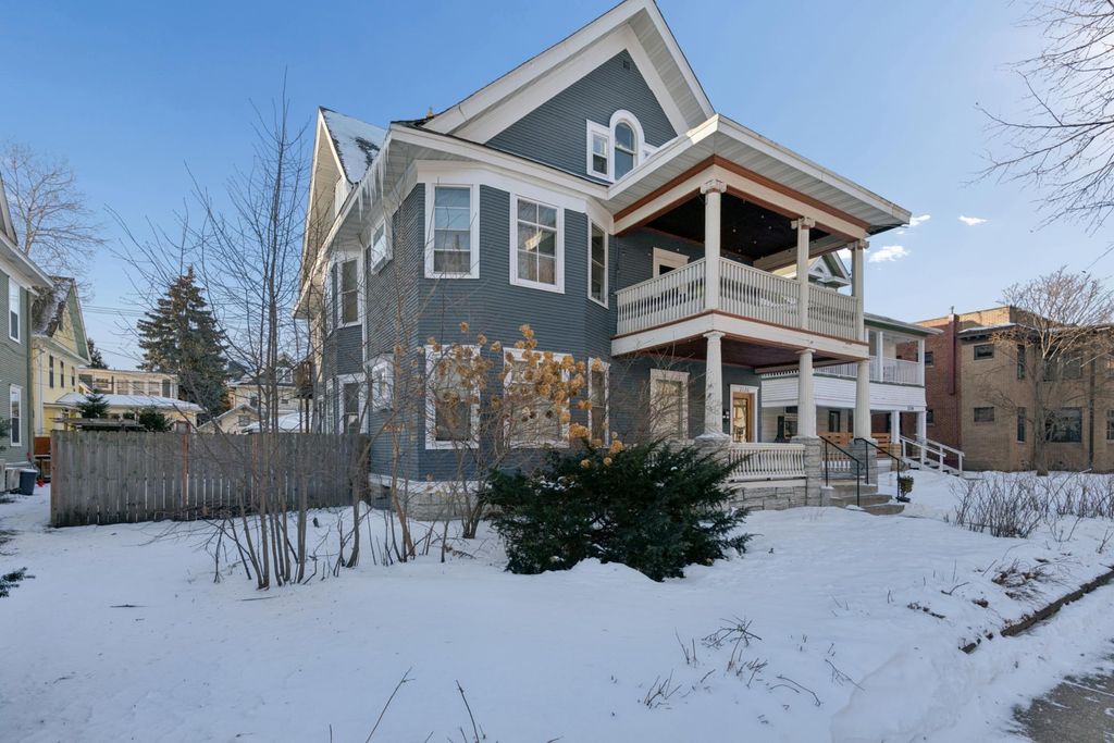 Photo of 2120 Emerson Avenue S, Minneapolis, MN 55405 (MLS # 7027897)