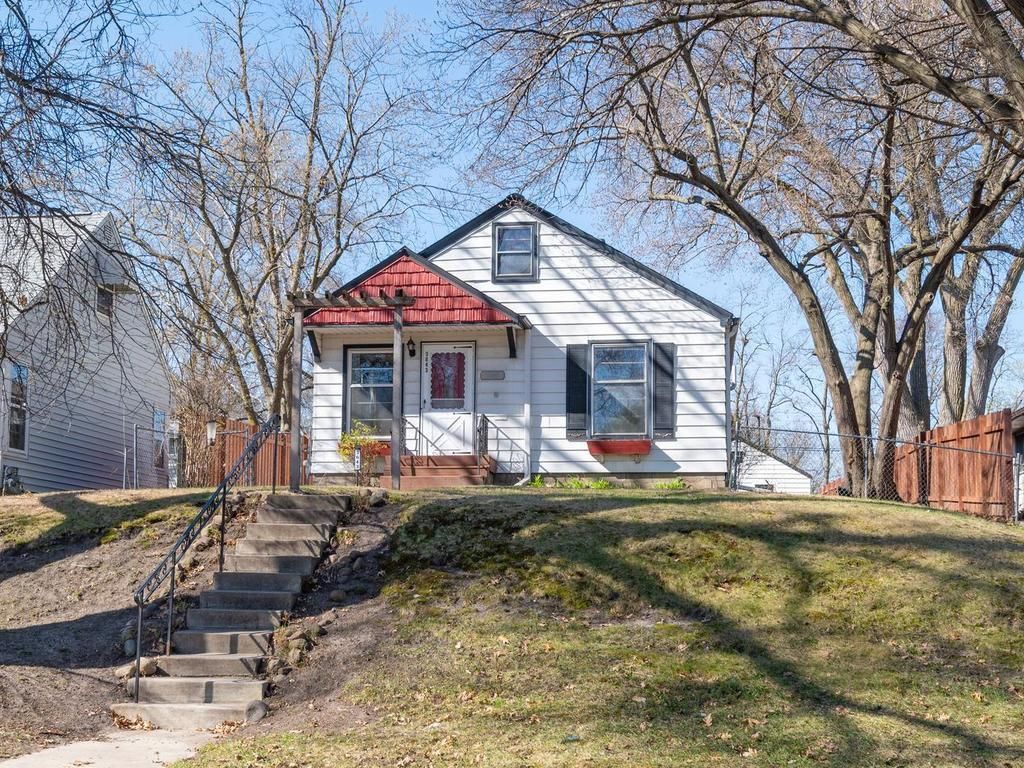 Photo of 3643 Halifax Avenue N, Robbinsdale, MN 55422 (MLS # 7056433)