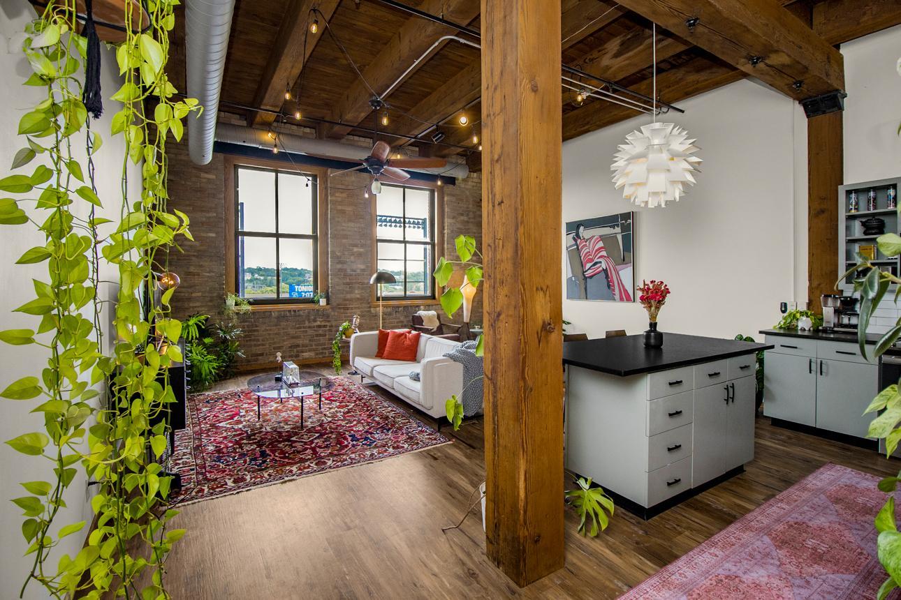 289 5th Street E 408