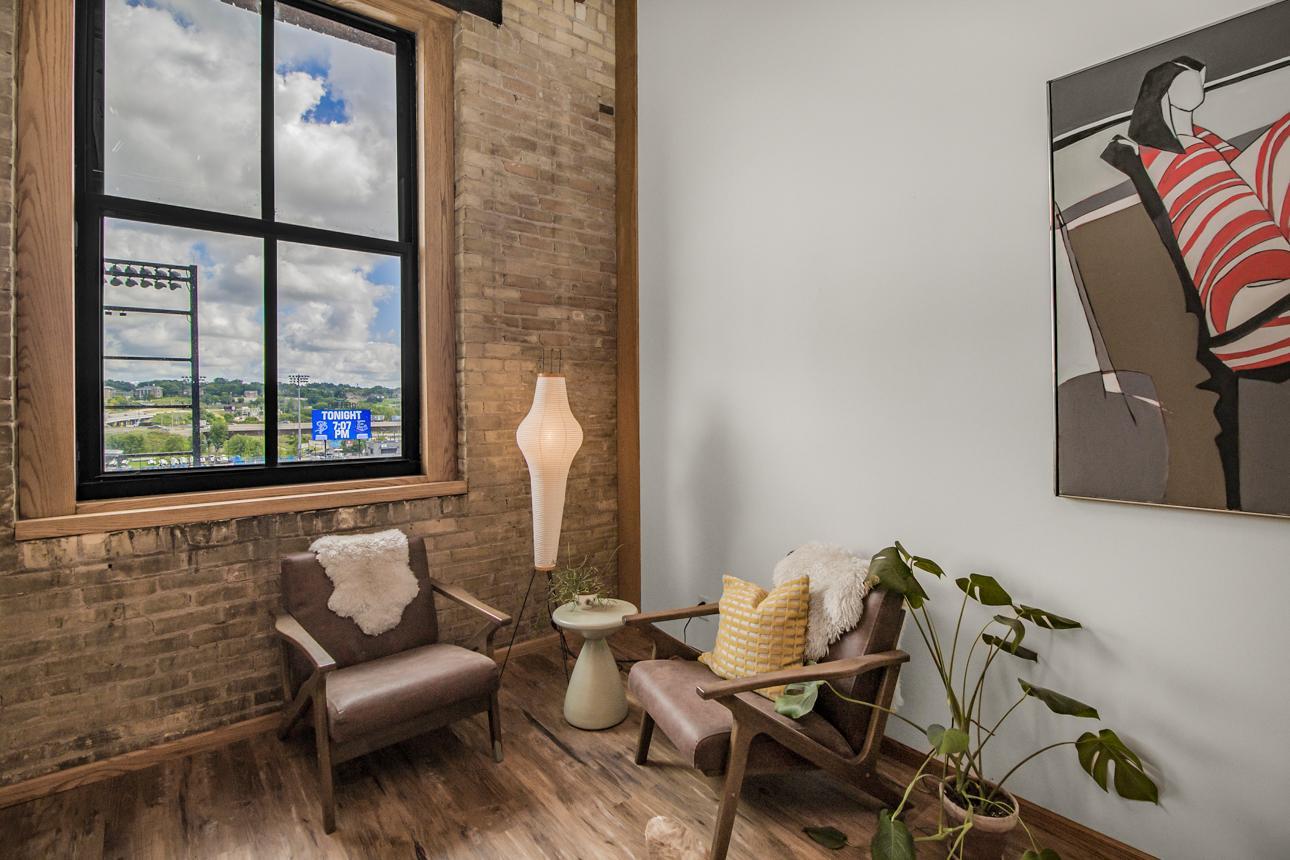 289 5th Street E 408