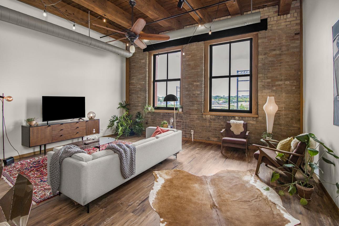 289 5th Street E 408