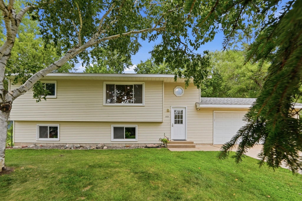 Photo of 303 Upplanda Street, Buffalo, MN 55313 (MLS # 7114221)