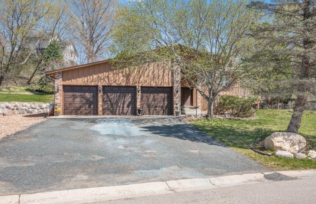 Photo of 6485 Grandview Drive, Eden Prairie, MN 55346 (MLS # 7005627)