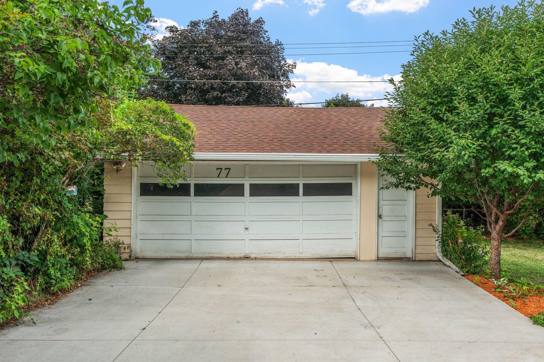 77 Stevens Street E