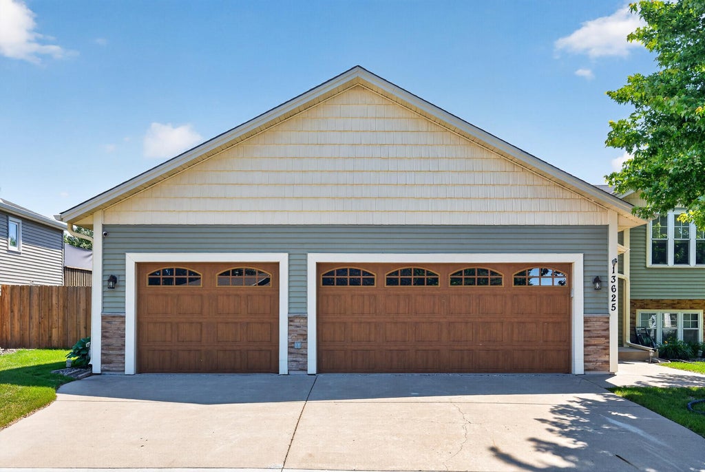 Photo of 13625 Zarthan Avenue S, Savage, MN 55378 (MLS # 7091373)
