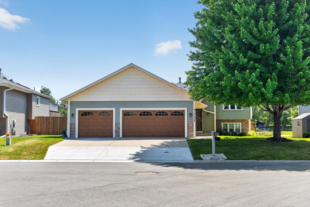 Photo of 13625 Zarthan Avenue S, Savage, MN 55378 (MLS # 7091373)
