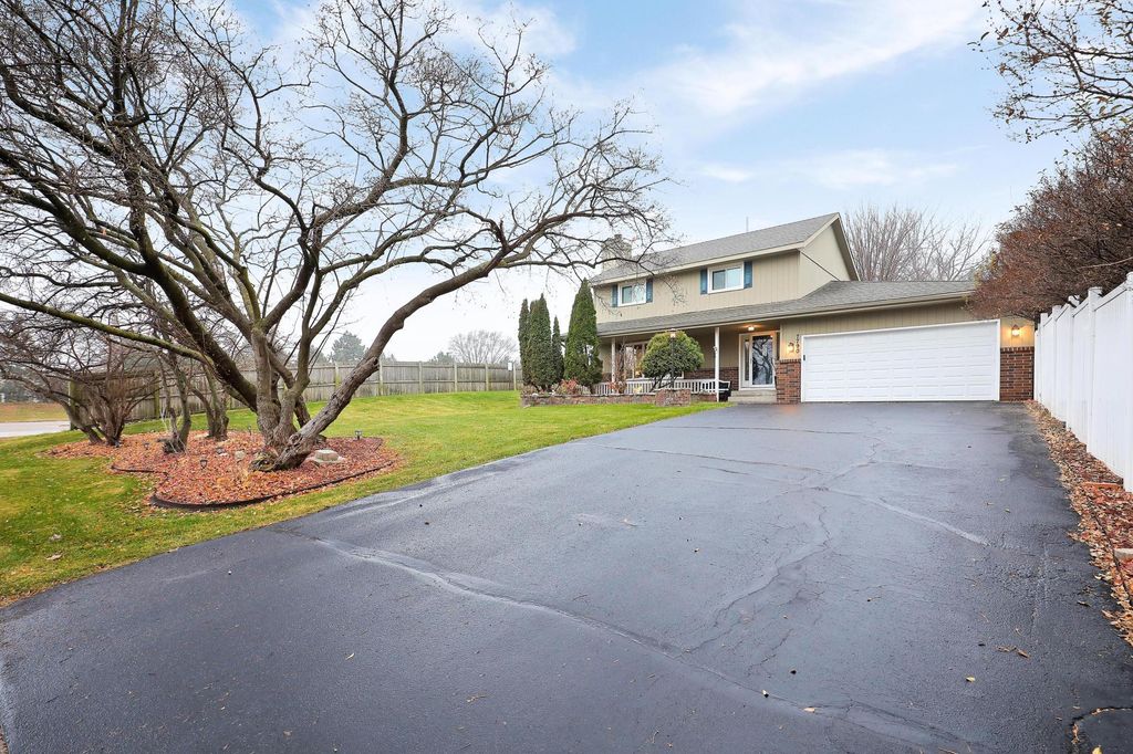 Photo of 7790 Carnelian Lane, Eden Prairie, MN 55346 (MLS # 6815337)