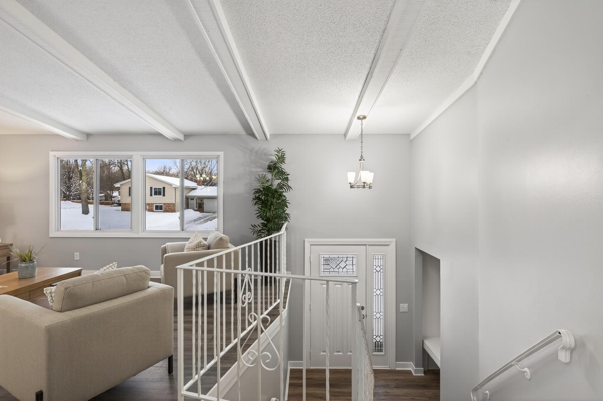 6608 Edgemont Boulevard N