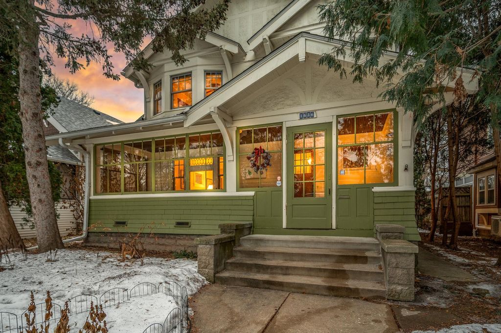 Photo of 1636 Ashland Avenue, Saint Paul, MN 55104 (MLS # 7001804)