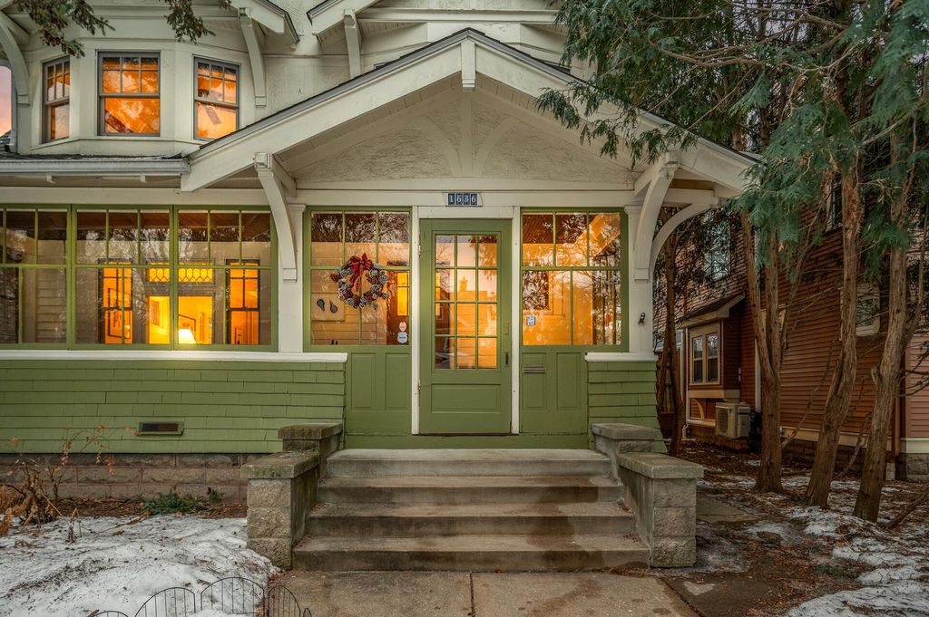 Photo of 1636 Ashland Avenue, Saint Paul, MN 55104 (MLS # 7001804)