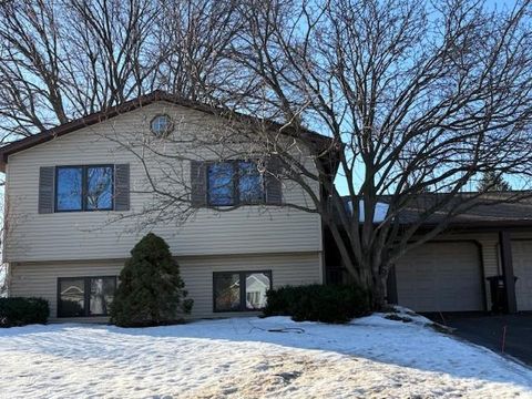 1270 Burke Avenue W Roseville MN 55113