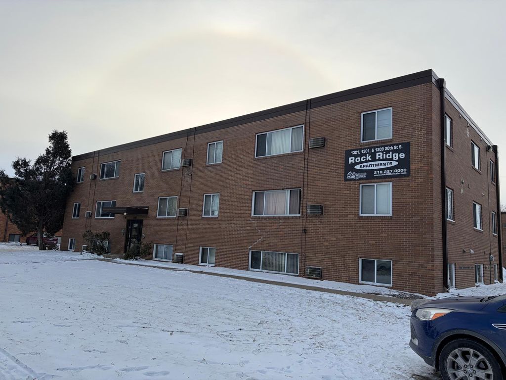 Photo of 1209 S 20th St, Moorhead, MN 56560 (MLS # 6825010)