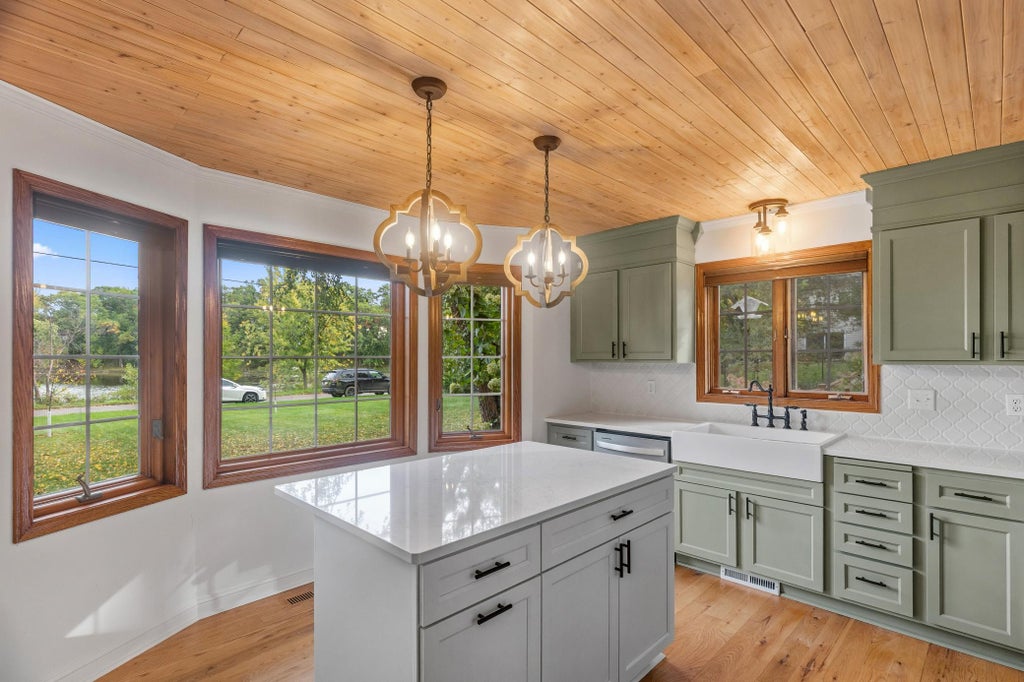 Photo of 202 Robert Street, Mahtomedi, MN 55115 (MLS # 7156247)