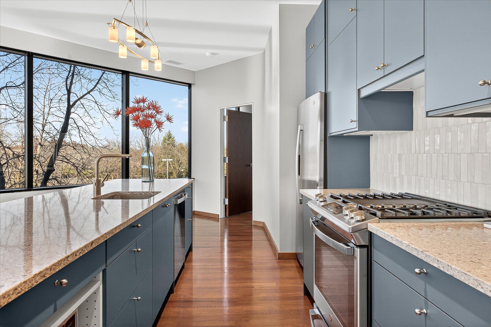 5601 Smetana Drive 304