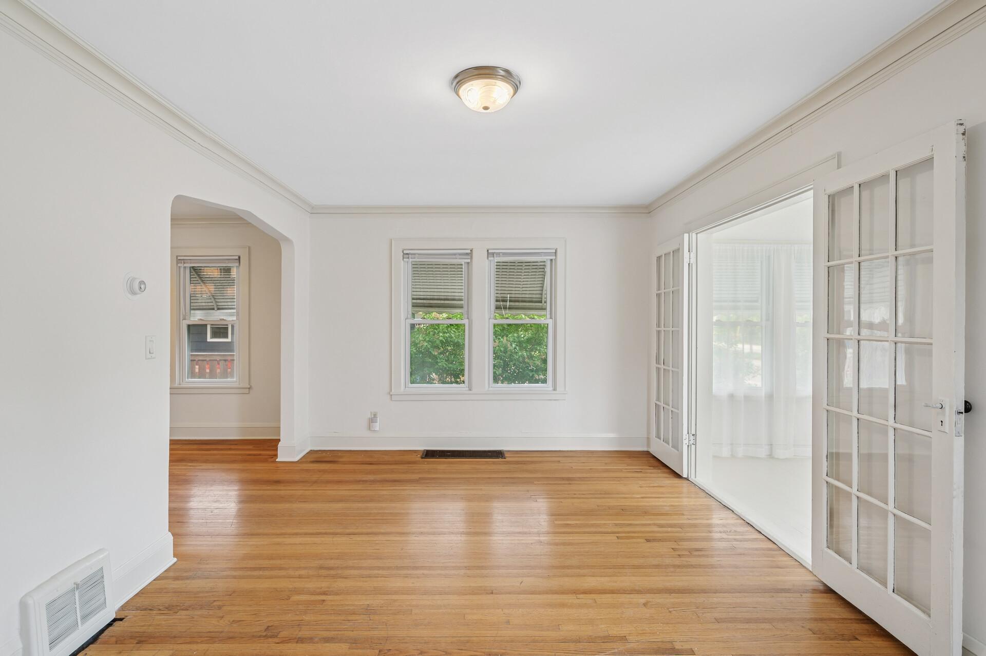 11 Blake Road S