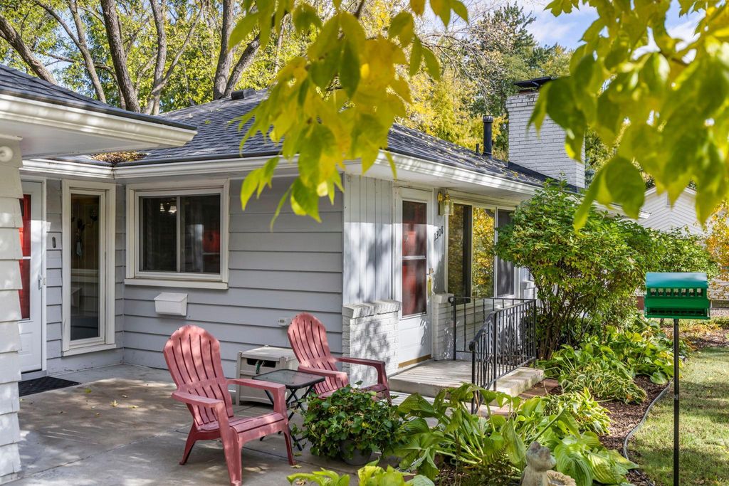 Photo of 11308 Oakvale Road N, Minnetonka, MN 55305 (MLS # 6817999)