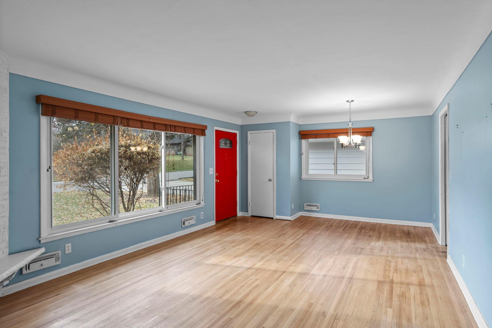 11308 Oakvale Road N