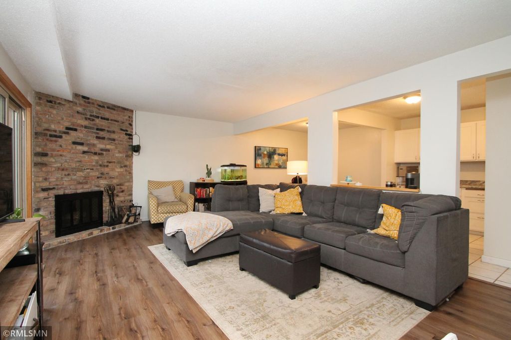 Photo of 2543 Unity Avenue N, Golden Valley, MN 55422 (MLS # 6824906)