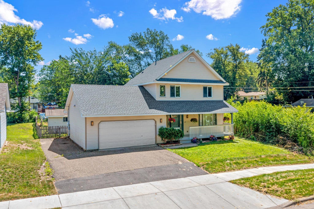 Photo of 1108 Mackubin Street, Saint Paul, MN 55117 (MLS # 7116165)