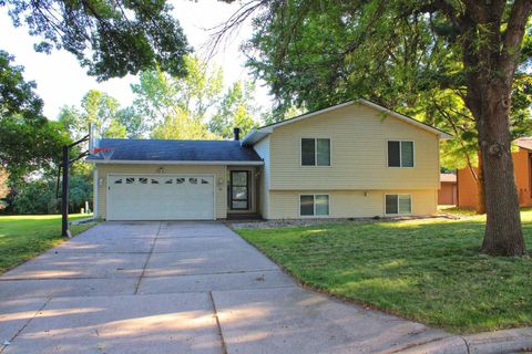 Photo of 664 Hilltop Drive NE, Hutchinson, MN 55350 (MLS # 6776933)