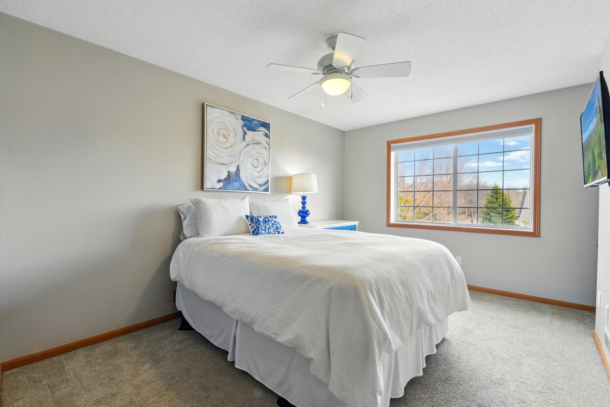 324 Willoughby Way W