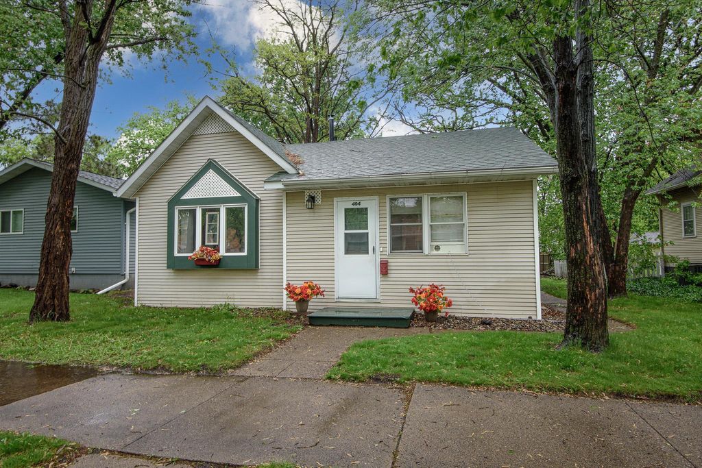 Photo of 404 4th Avenue NE, Saint Cloud, MN 56304 (MLS # 7077100)