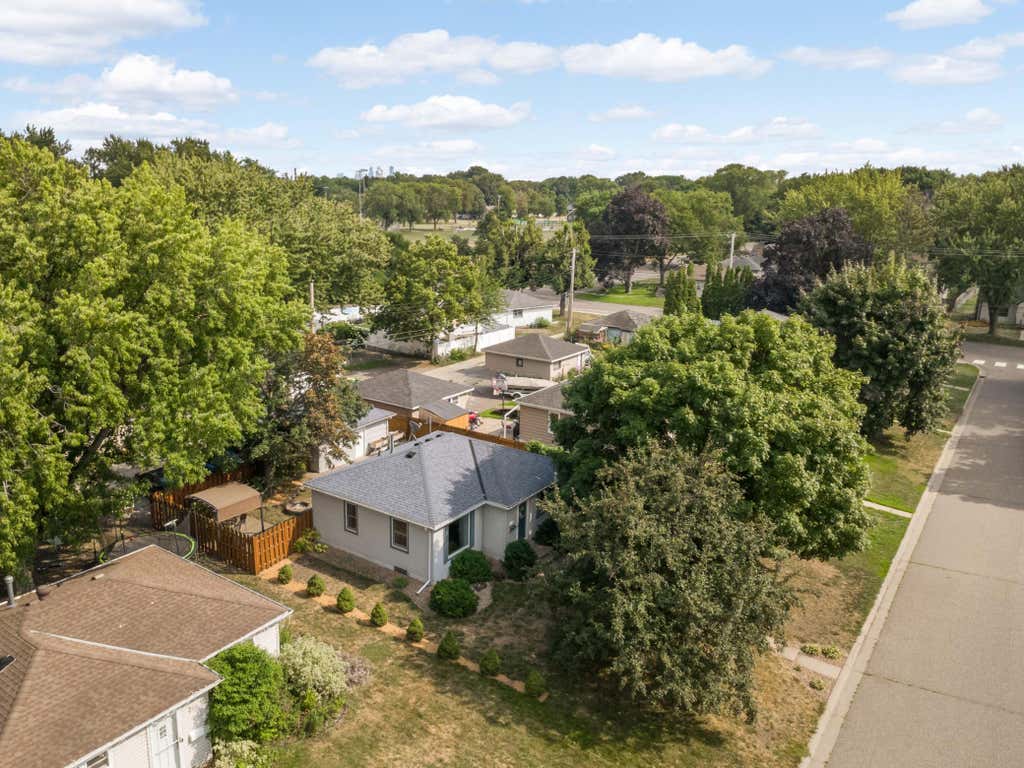 Photo of 4718 Yates Avenue N, Crystal, MN 55429 (MLS # 7108418)