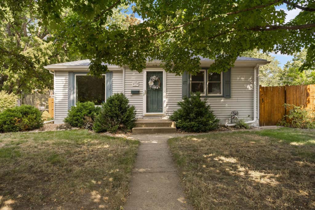 Photo of 4718 Yates Avenue N, Crystal, MN 55429 (MLS # 7108418)