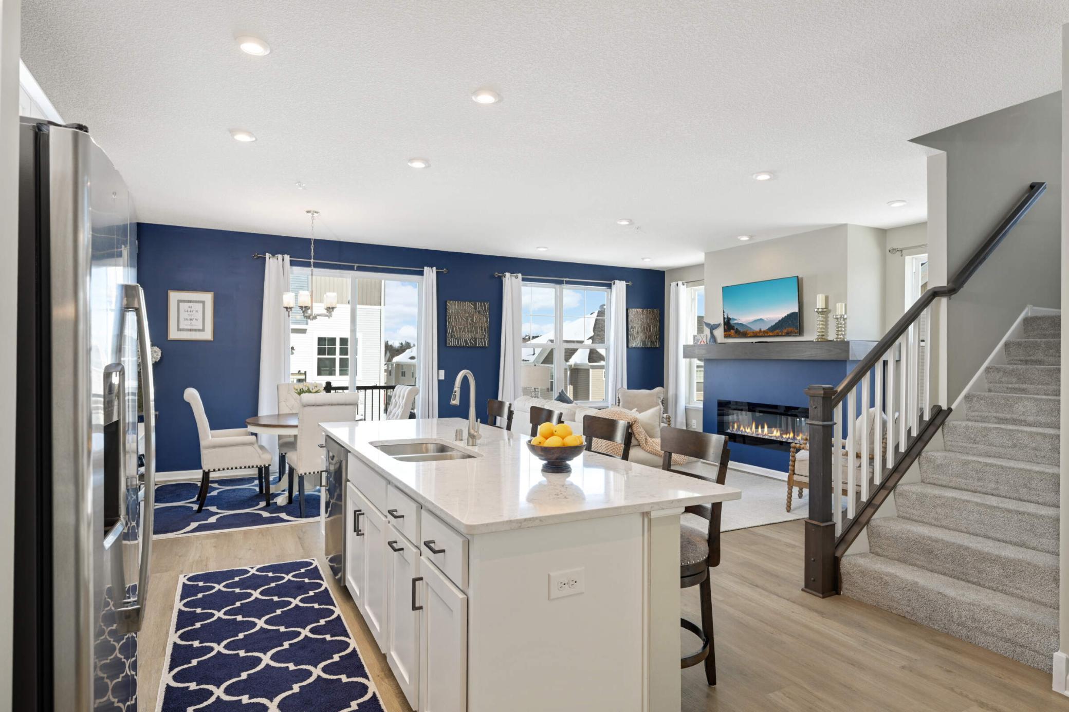 819 Roselyn Drive