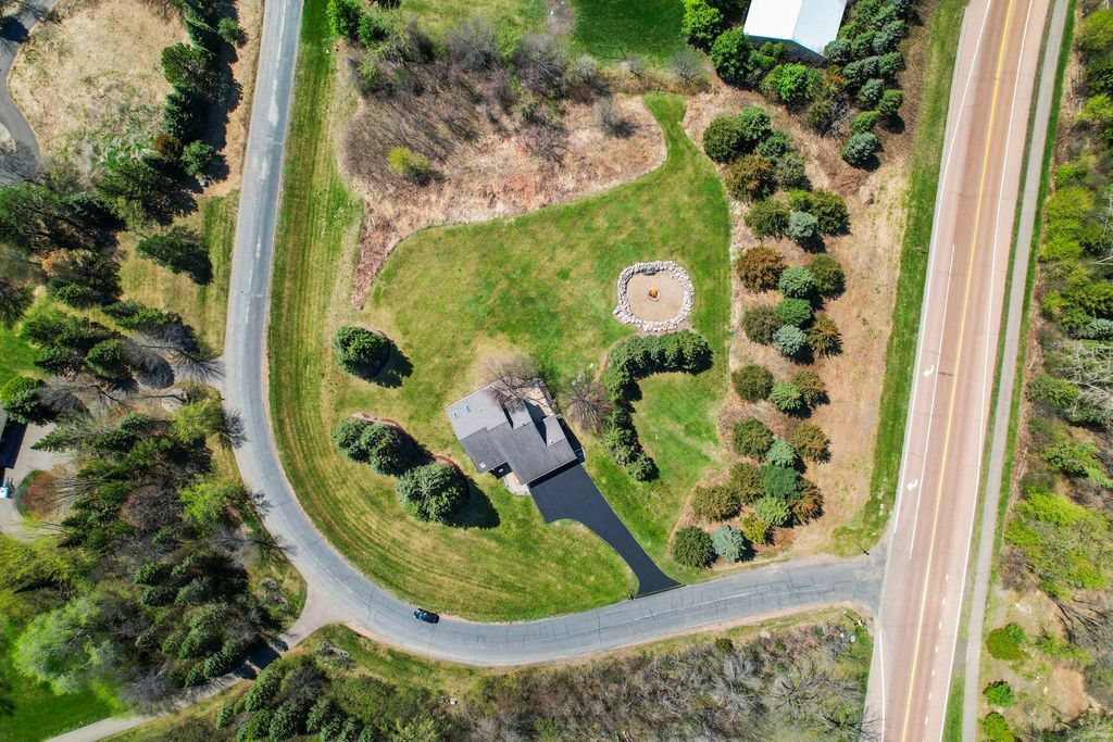 Photo of 9820 Deerbrook Dr Dr, Chanhassen, MN 55317 (MLS # 7060932)