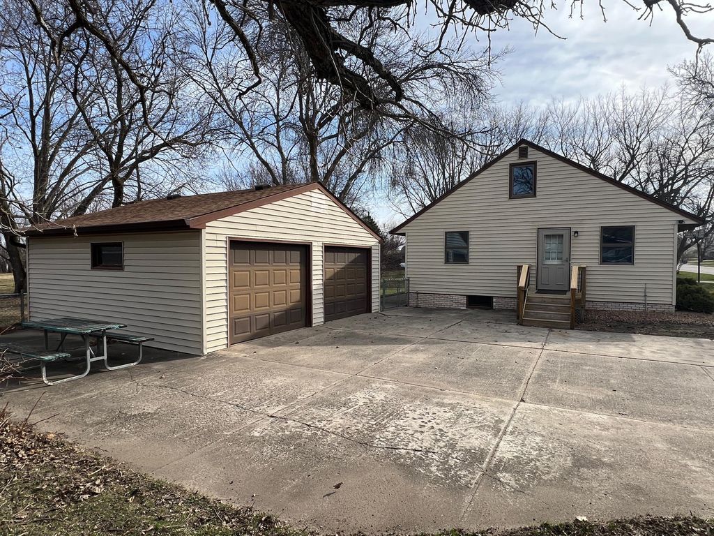 Photo of 720 22nd Street NE, Owatonna, MN 55060 (MLS # 7048303)