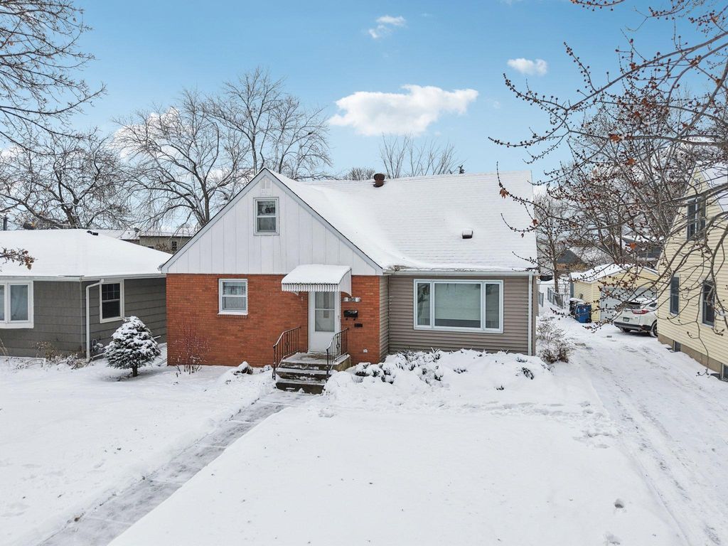 Photo of 3133 26th Avenue N, Golden Valley, MN 55422 (MLS # 7003284)