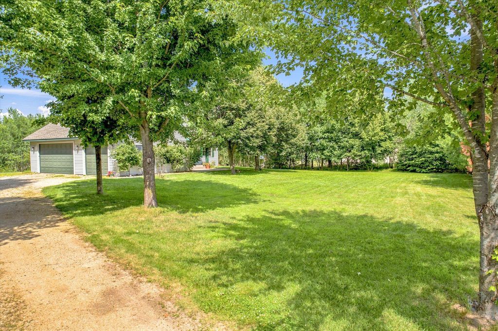 Photo of 844 Moonbeam Road W, Hudson, WI 54016 (MLS # 7112010)
