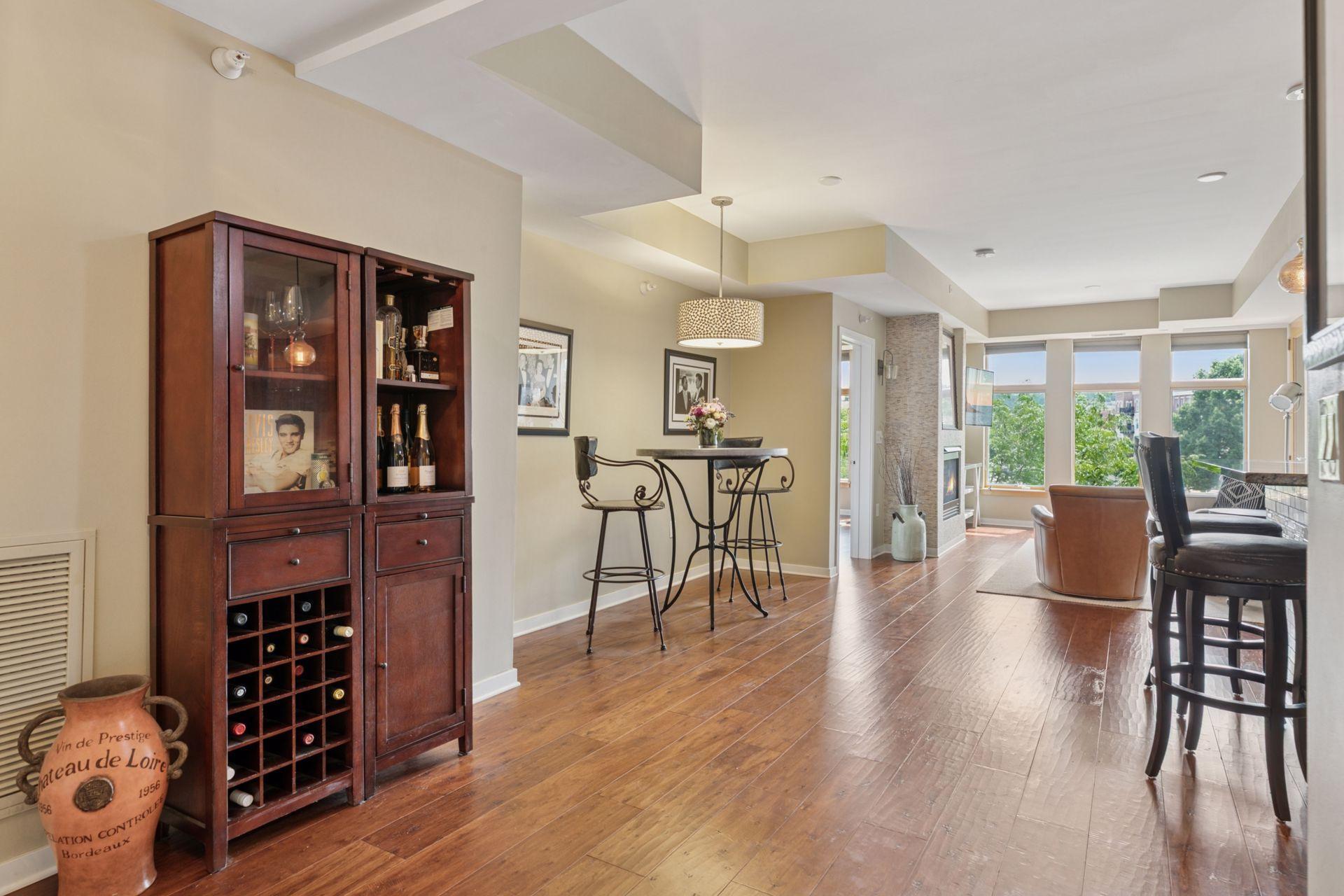501 Main Street N 202