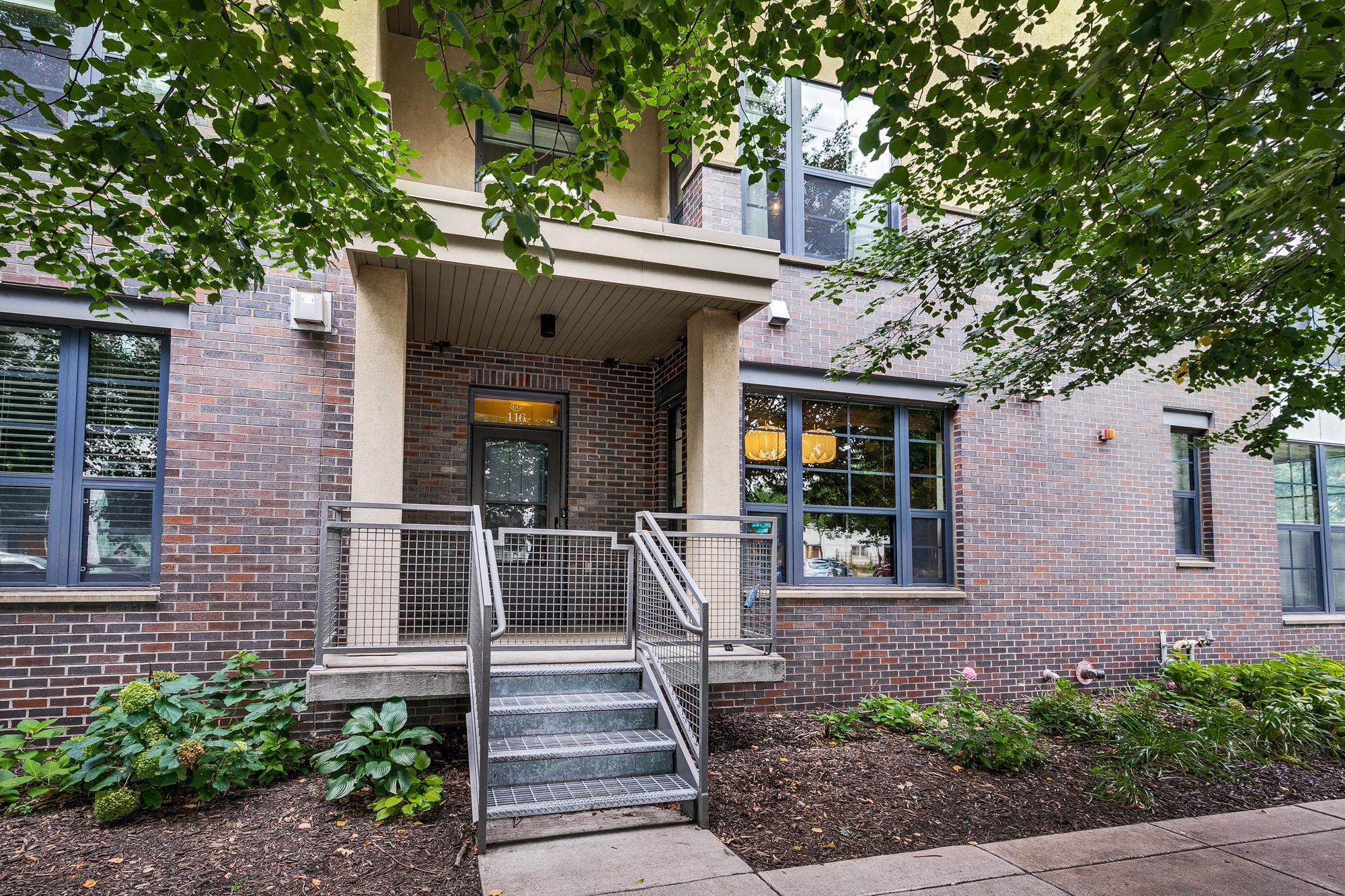 2566 Ellis Avenue 116