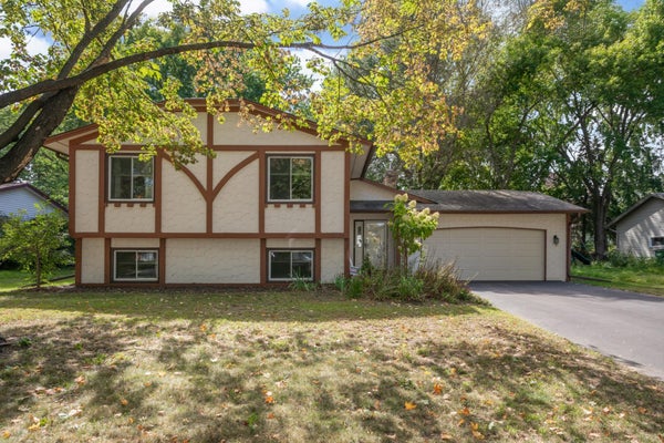 686 MAPLE POND CT, SAINT PAUL, MN 55126 - Image 0a3096d59bbef04bd7b8bd097b1e5a55/1230756471