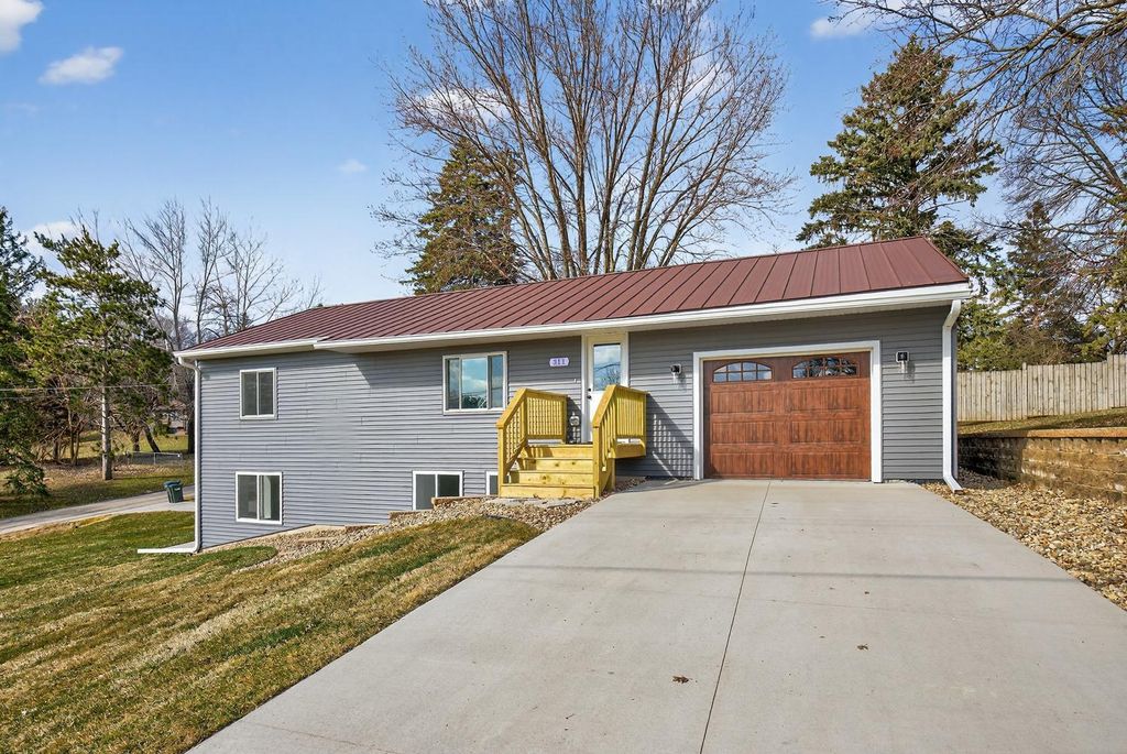 Photo of 311 Highland Court SW, Rochester, MN 55902 (MLS # 7045304)