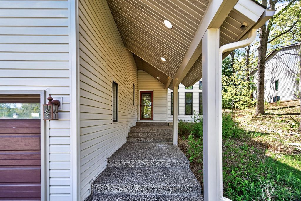 Photo of 8750 Hunters Way, Apple Valley, MN 55124 (MLS # 7068116)