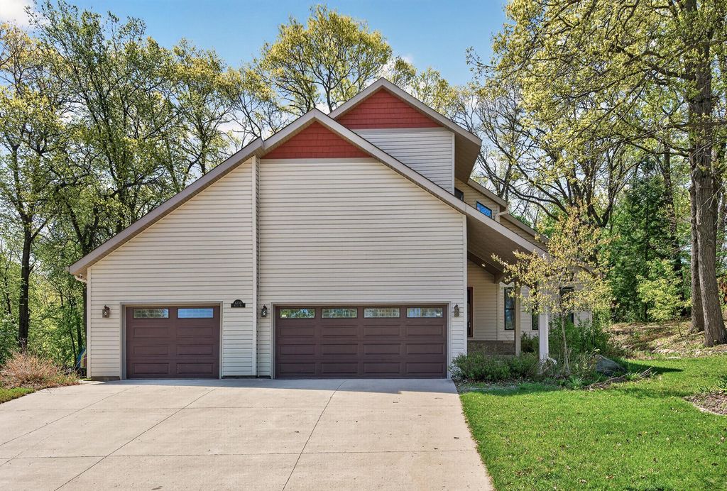 Photo of 8750 Hunters Way, Apple Valley, MN 55124 (MLS # 7068116)