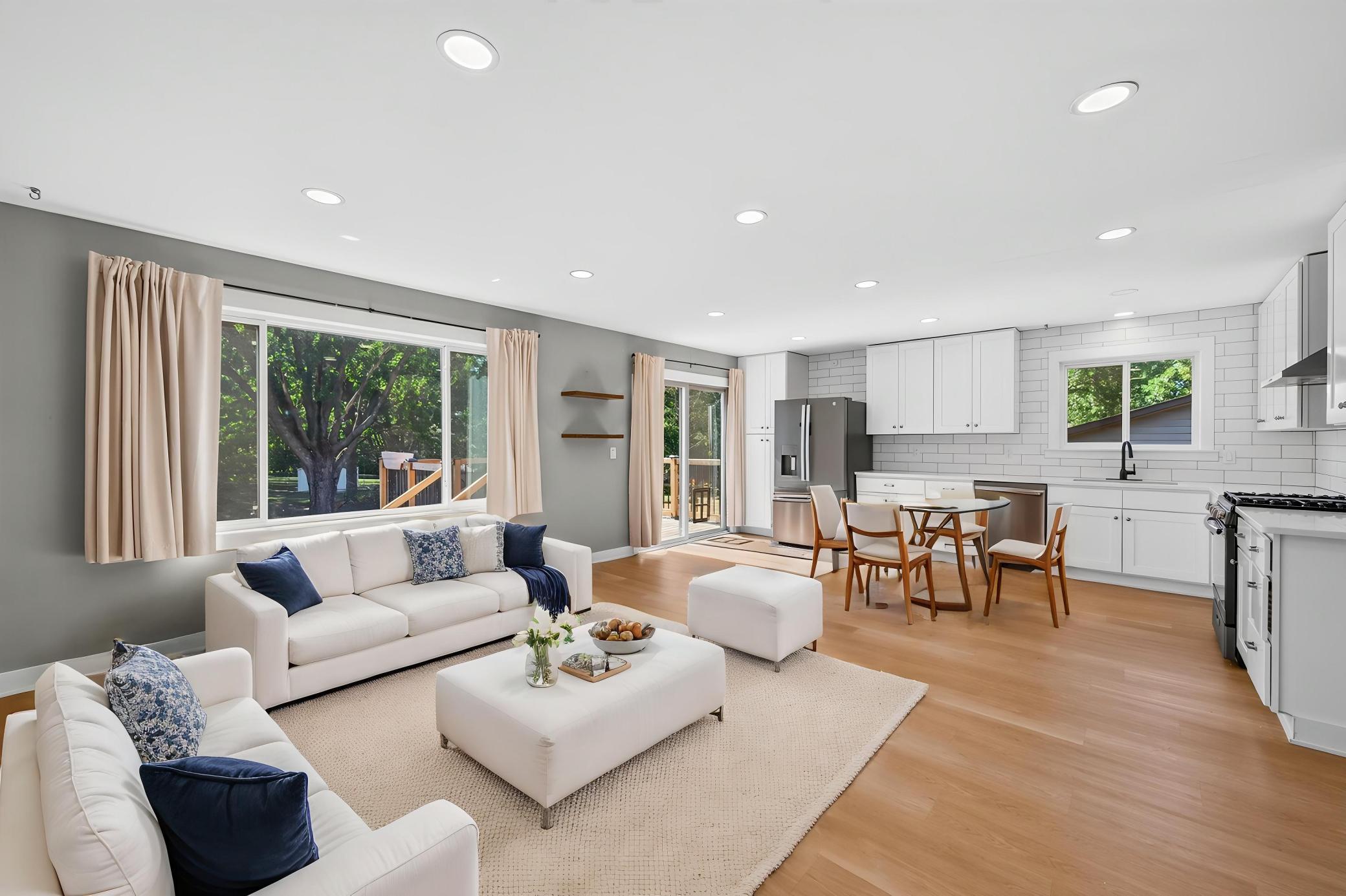 2667 Hawthorne Lane