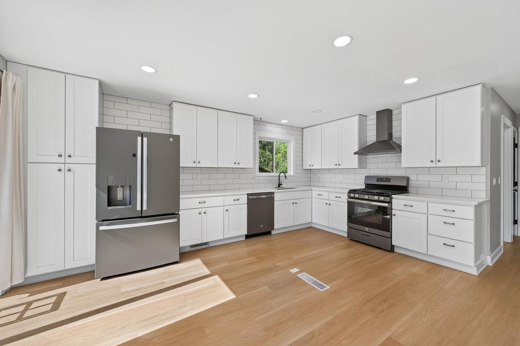 Photo of 2667 Hawthorne Lane, Stillwater, MN 55082 (MLS # 7130815)