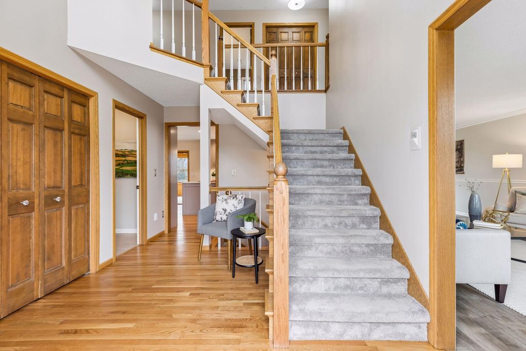 Photo of 610 Watersedge Terrace, Mendota Heights, MN 55120 (MLS # 7029102)