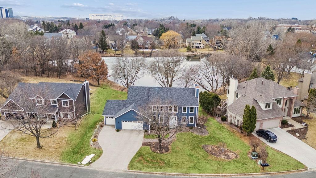 Photo of 610 Watersedge Terrace, Mendota Heights, MN 55120 (MLS # 7029102)