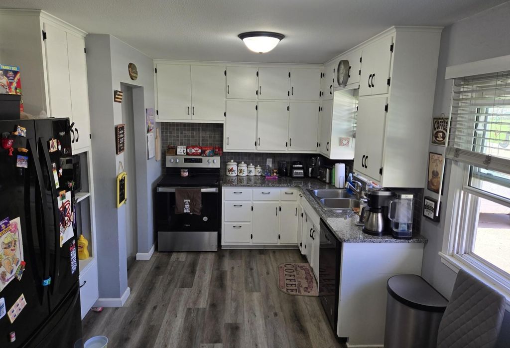 Photo of 610 8th Avenue NE, Waseca, MN 56093 (MLS # 7058340)