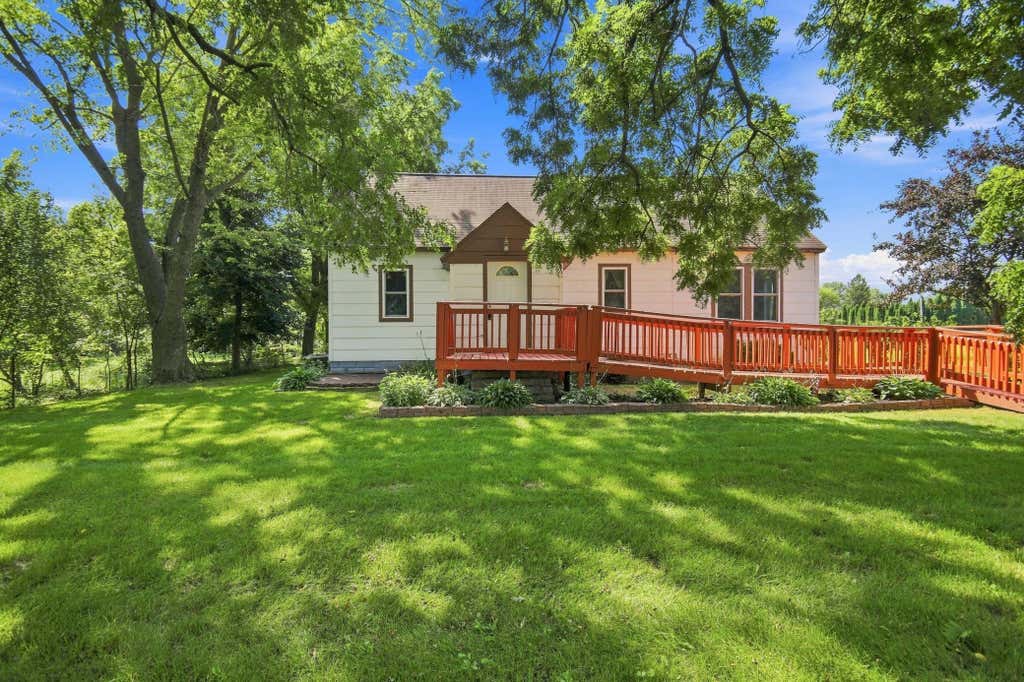 Photo of 56571 220th Street, Austin, MN 55912 (MLS # 7131417)