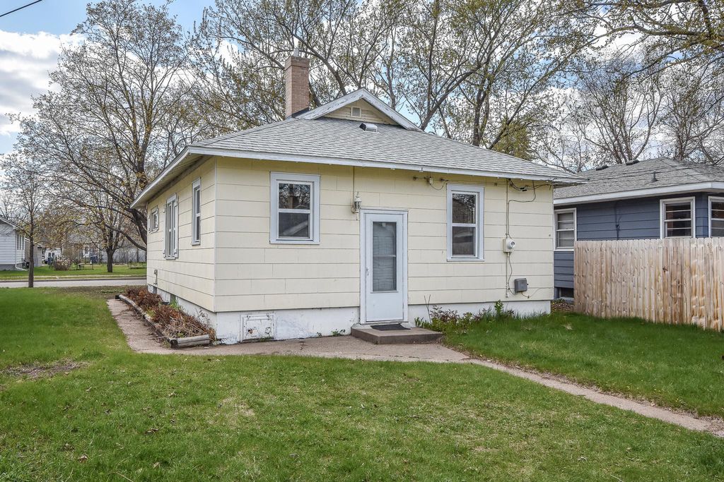 Photo of 1032 16th Avenue S, Saint Cloud, MN 56301 (MLS # 7065454)